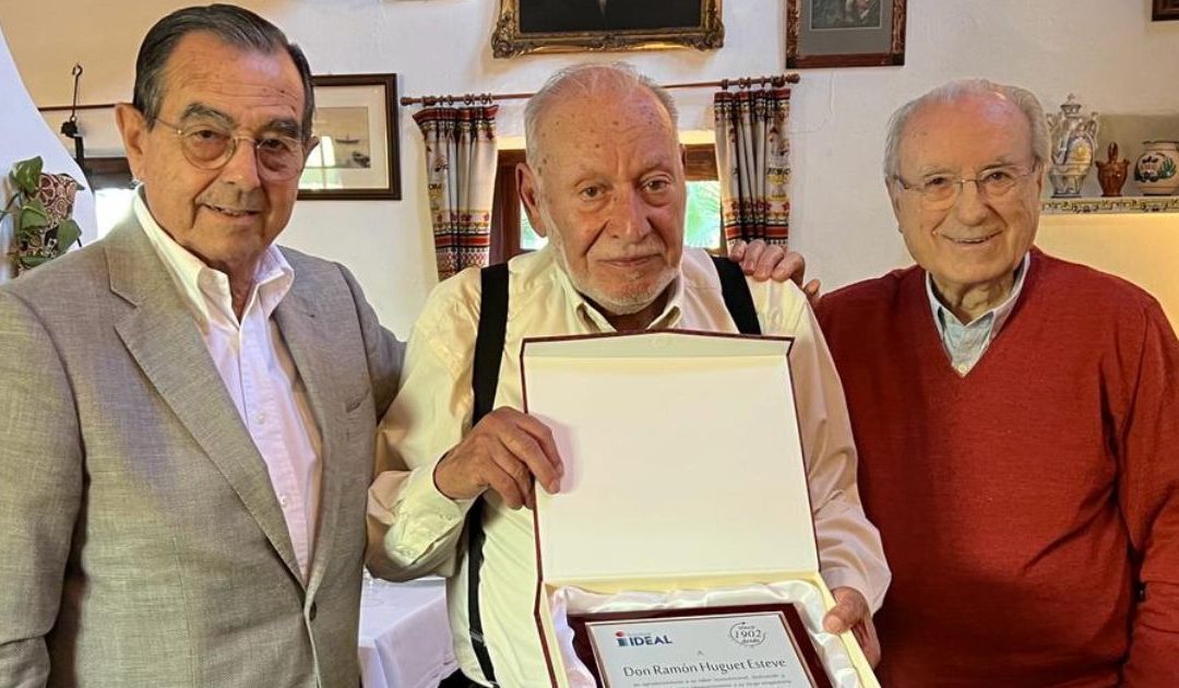 Agradecimiento a D. Ramón Huguet Esteve